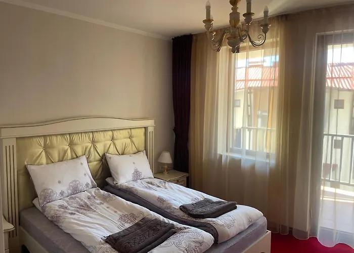 Of The Mountain гранд манастира частни شقة