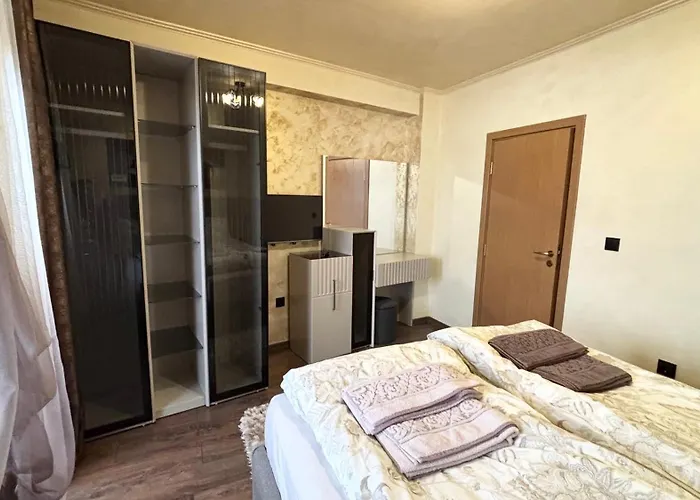 Of The Mountain гранд манастира частни شقة